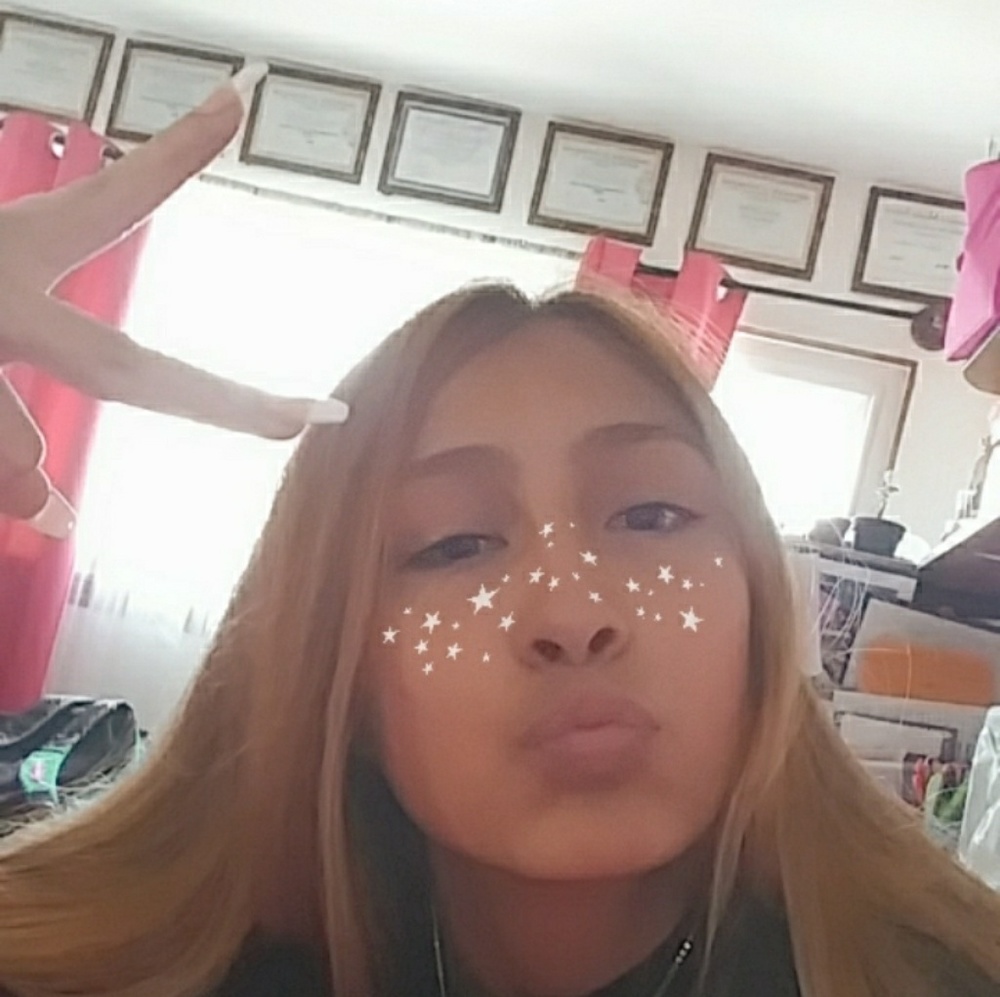 Meet your Posher, Valeria